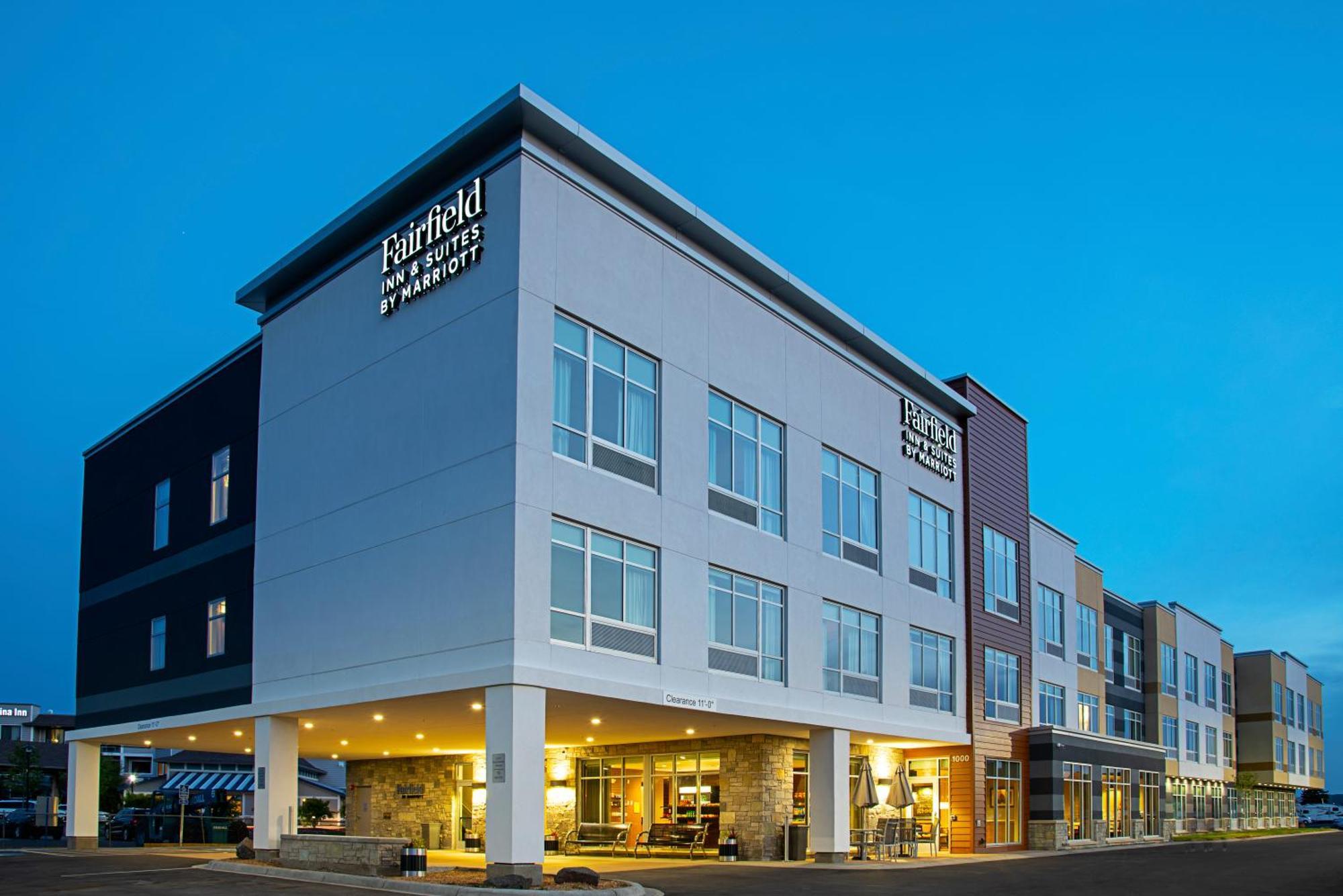 Fairfield Inn & Suites By Marriott Duluth Waterfront Exterior photo