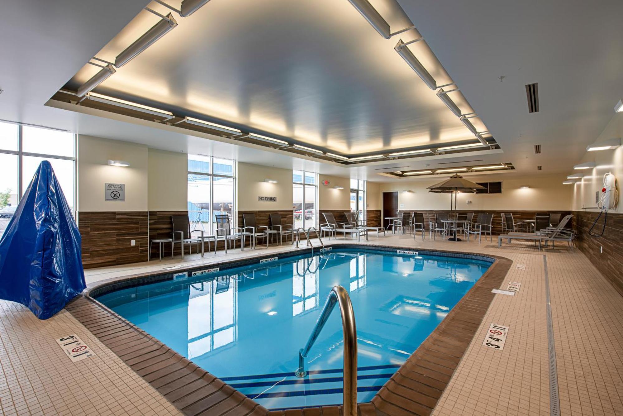 Fairfield Inn & Suites By Marriott Duluth Waterfront Exterior photo