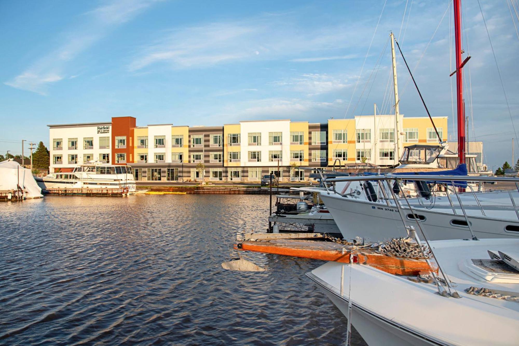 Fairfield Inn & Suites By Marriott Duluth Waterfront Exterior photo